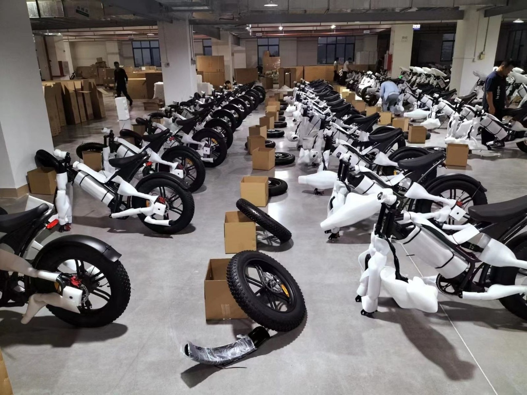 Armazém VOLTRIDE em Portugal com bicicletas elétricas em stock